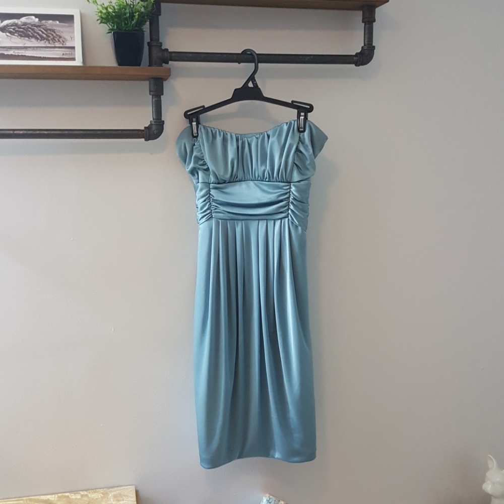 Dress - Picture 2 of 5